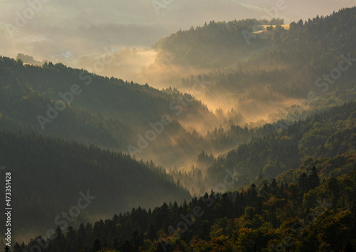 Fototapeta Naklejka Na Ścianę i Meble -  sunrise over mountains