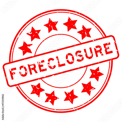 Grunge red foreclosure word with star icon round rubber seal stamp on white background