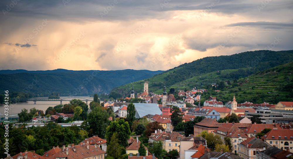 Obraz premium The thunderstorm is leaving, view of Krems (Austria) 