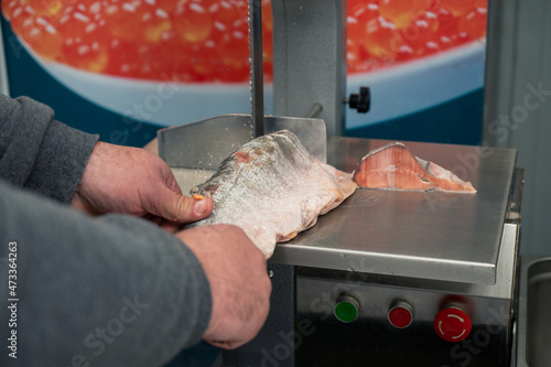 Service for cutting frozen ...