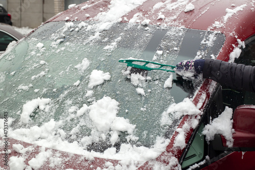 zimowe oczyszczanie samochodu przed każdą jazdą