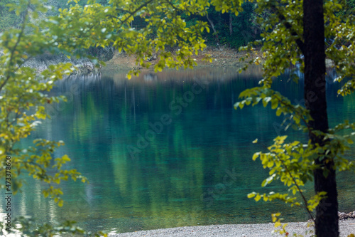 Lago di San Domenico in Abruzzo. Vicino al lago di Scanno, un paesaggio in autunno con mille colori