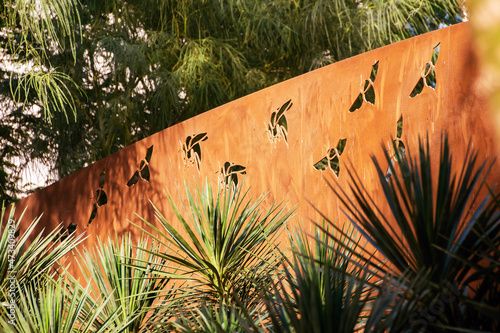 Customized corten dividing wall 