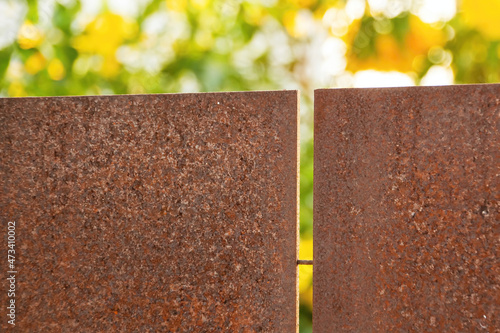 Wall made of corten
