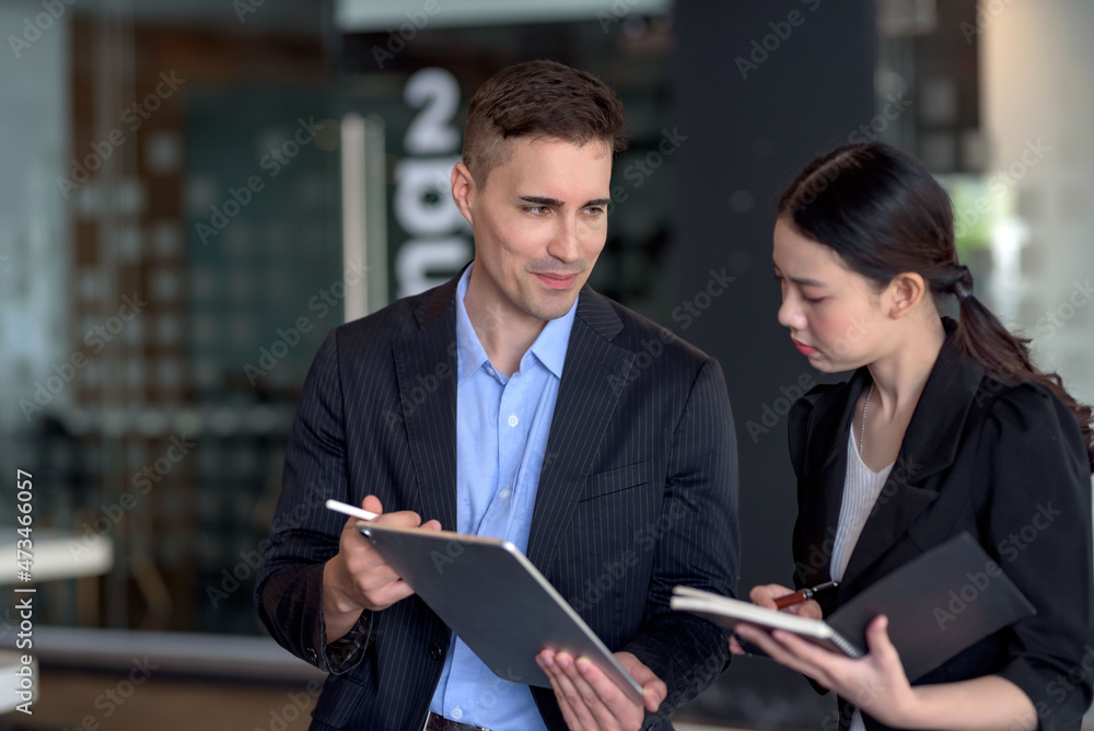 Business people working with new startup project idea presentation, analyze planning on tablet. Business people working with new startup project idea presentation, analyze planning on tablet.