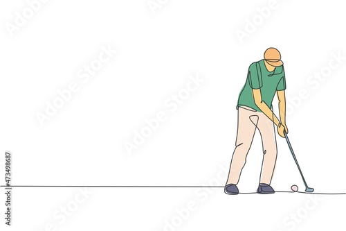 Single continuous line drawing of young happy golf player swing the golf club to hit the ball. Hobby sport concept. Trendy one line draw design vector illustration for golf tournament promotion media