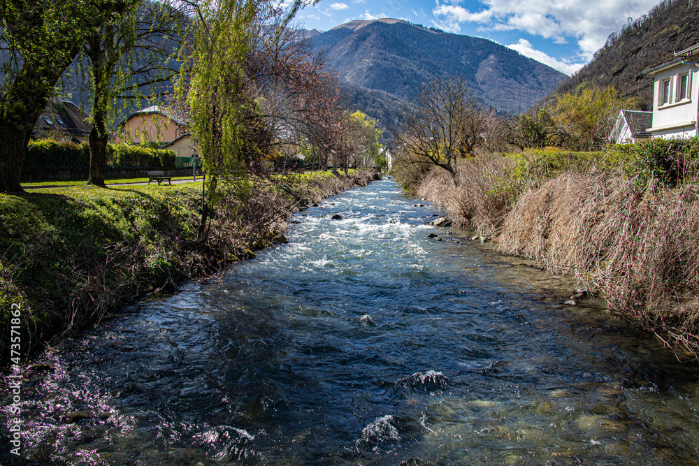 au bord de l'eau ! au bord de l'eau !