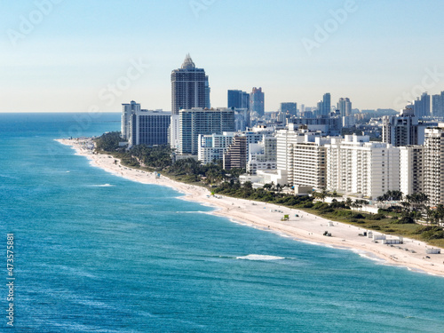 beach front shoreline of hotels and buildings in miami on a sunny day © Aon Prestige Media