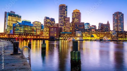 Fototapeta Naklejka Na Ścianę i Meble -  Boston in Massachusetts, USA showcasing the Boston Harbor and Financial District.