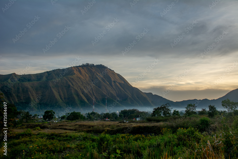 Obraz premium sunrise in the mountains