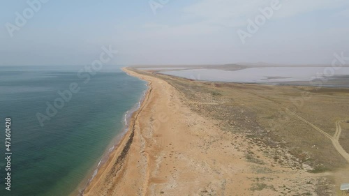 water spit : dunes between the sea and lake 