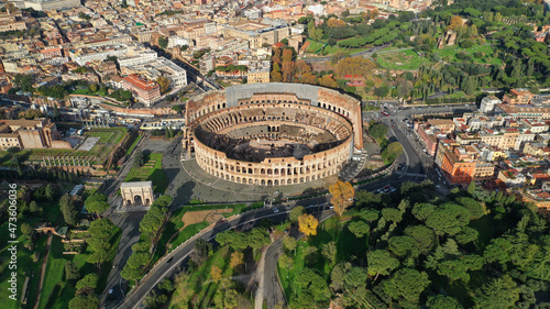 Foto Aerial drone photo of iconic ancient Roman Gladiatorial arena world famous Colos