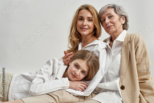 Fotografia Family portrait of three generations of women