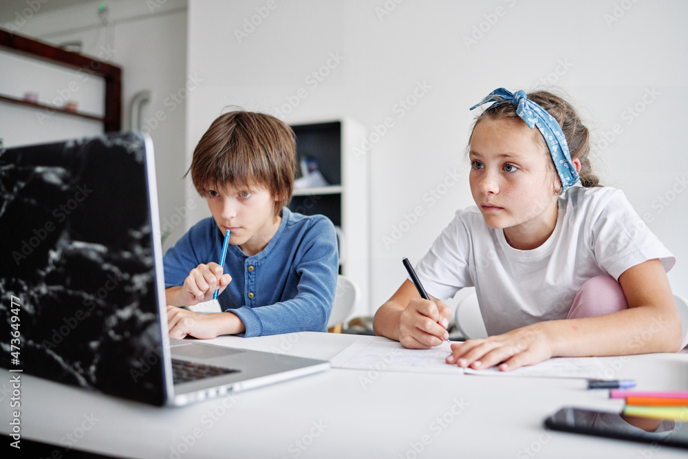 Pupils have online learning during quarantine time Pupils have online learning during quarantine time