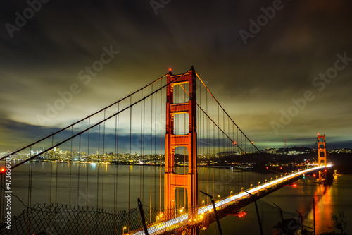 Fototapeta Naklejka Na Ścianę i Meble -  Golden Gate Bridge at Night