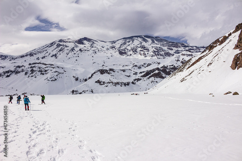 Trekking in winter season. Snowed mountains in La Egorda Valley, Cajón del Maipo, central Andes mountain range, Chile © Marcos