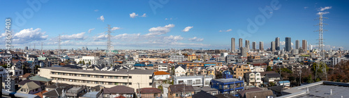 武蔵小杉の高層ビルと川崎の住宅街、パノラマ写真
