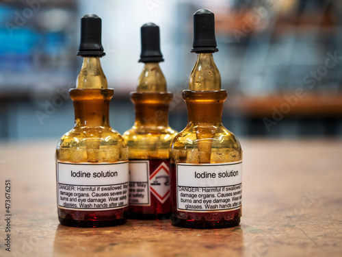 Iodine dropper bottle
