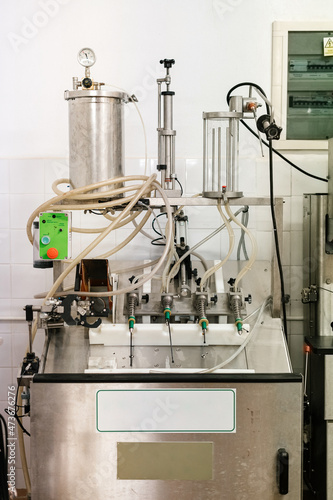 Packing and capping machine