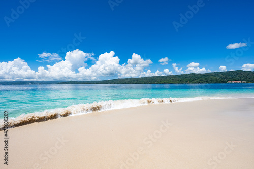 Fototapeta Naklejka Na Ścianę i Meble -  paradise beach bacardi island