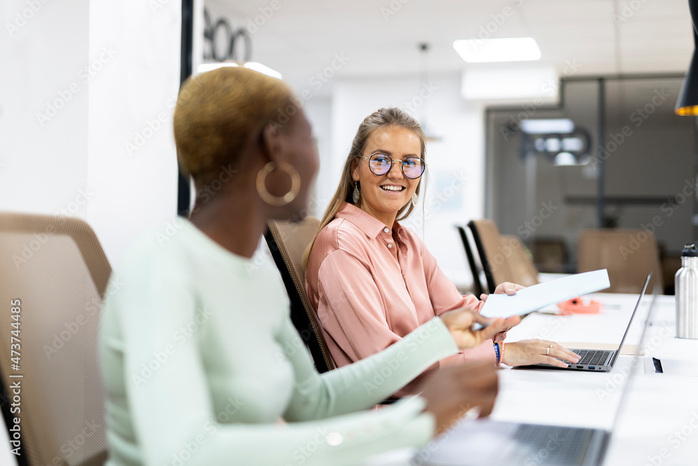 Business Women Working Together Business Women Working Together