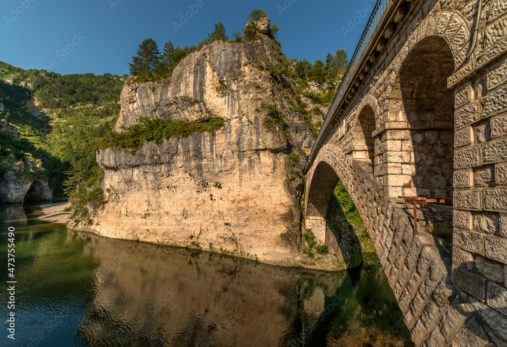Pont sur le Tarn à Saint-Chély-du-Tarn, Lozère, France