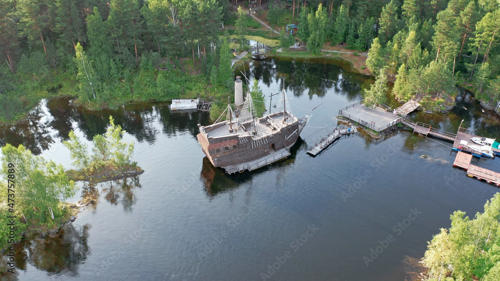 Obraz premium Old pirate ship on the Yenisei river, Khakassia
