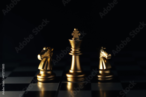 Brainstorming business strategy chess board game. business leader concept