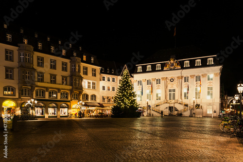 Weihnachtliches am Bonner Rathaus © HeinzWaldukat