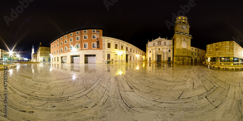 Panoramic 360 degree view of the Plaza de La Seo in Zaragoza in one night.