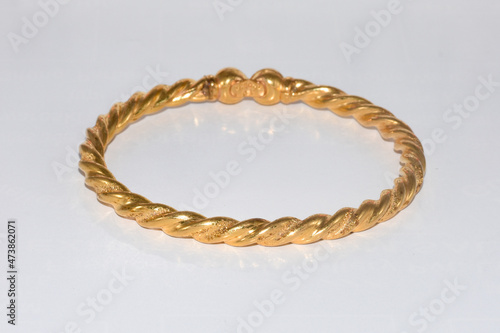 gold bandhel bangle