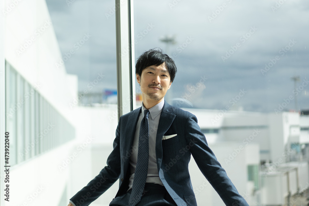 人物 スーツ オフィス ビジネス 人物 スーツ オフィス ビジネス