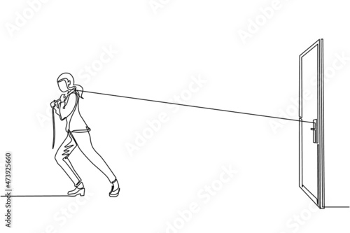 Single continuous line drawing businesswoman trying hard to pulling rope to drag heavy door frame, metaphor to facing big problem. Business struggles. Strength for success. One line draw design vector