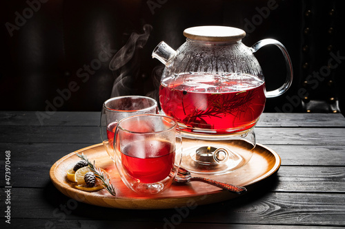 winter tea with cranberry and ginger