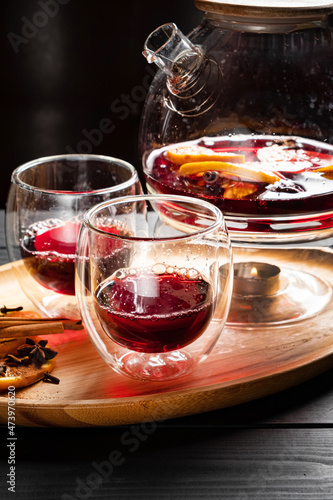mulled wine with cinnamon and orange