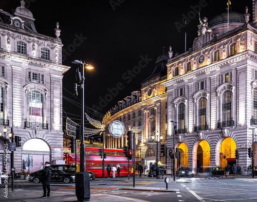 A night view of Picadilly circus at Christmas time, London фототапет