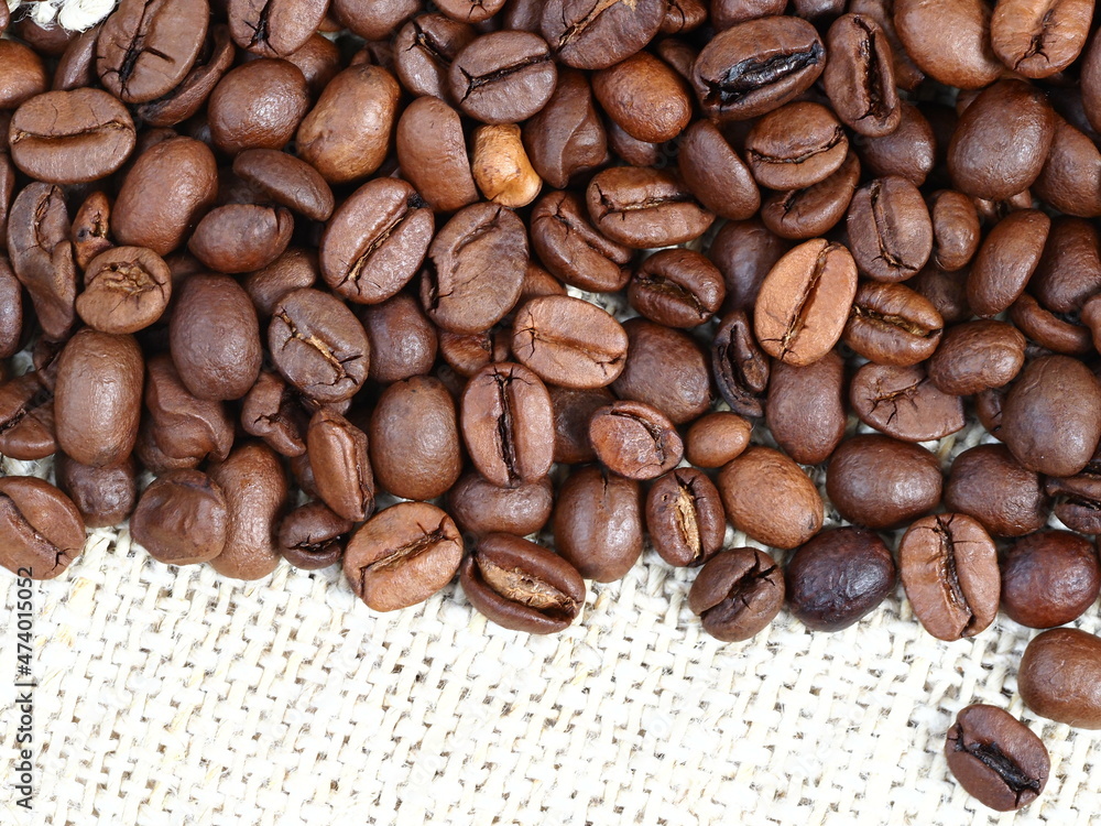 Obraz premium roasted arabica black coffee beans