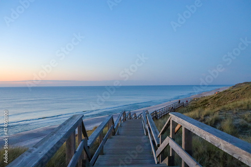 Wooden walkway through the dunes on Sylt © Travelbee