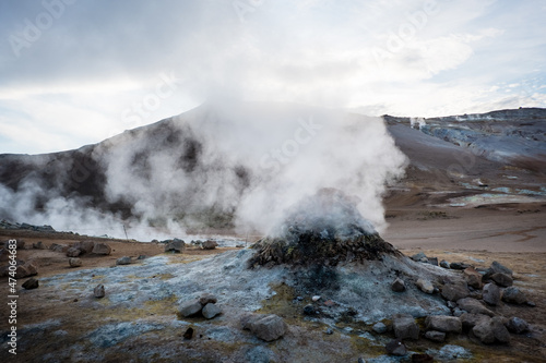 Geothermalgebiet mit Quellen und Smoker im Gebiet Hverir, Myvatn in Island