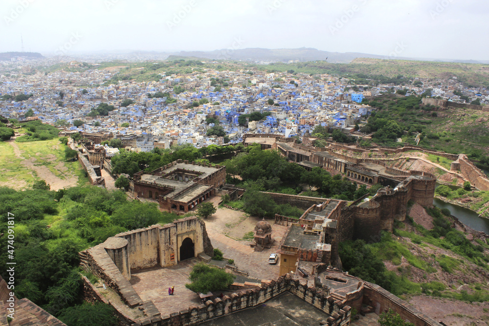 View of the blue town of Jodhpur from the walls of the Mehrangarh fort. Jodhpur, India 