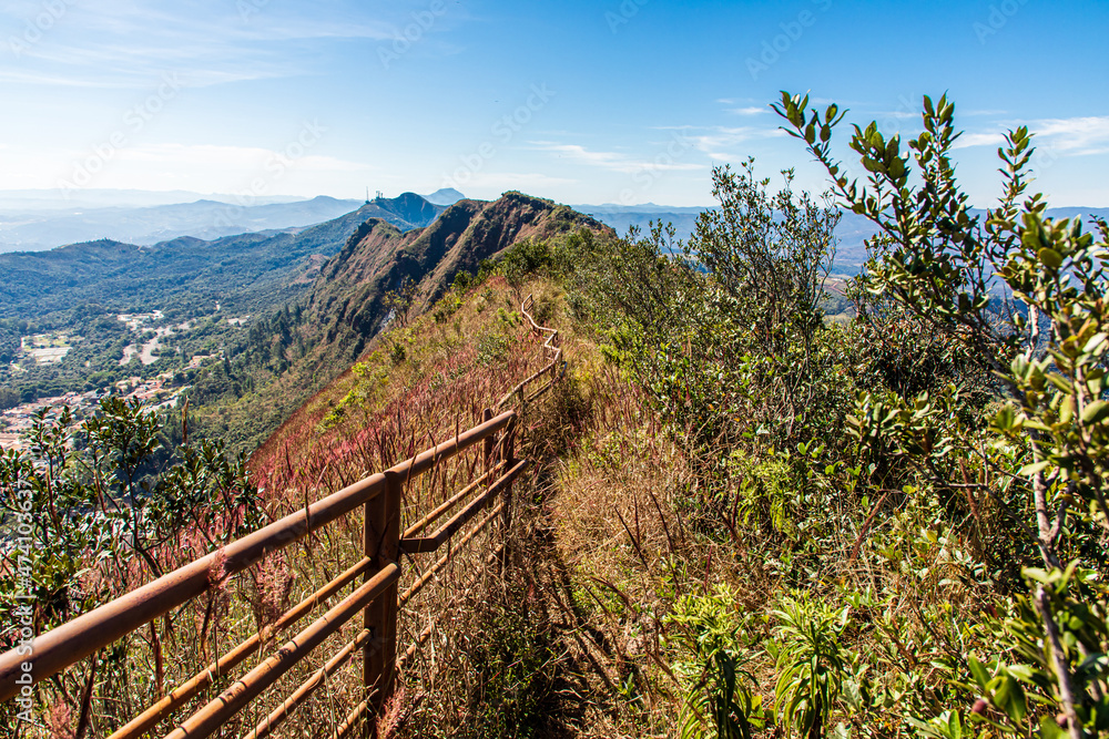 Trail at the top of Serra do Curral in the middle of Capim meloso