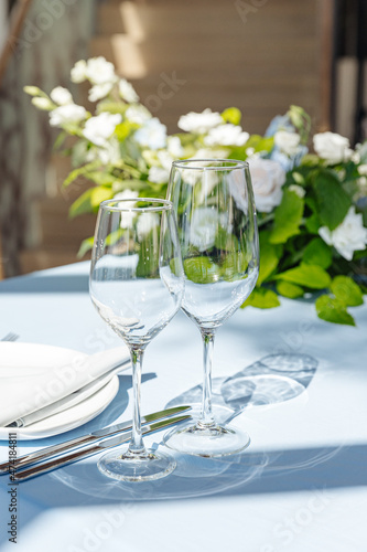 Elegant table setup in blue pastels for a wedding