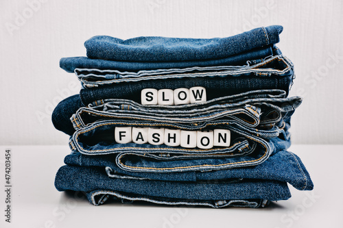 Fotografía Slow fashion, second hand, Vintage Shopping, slow fashion, Sustainable fashion concept