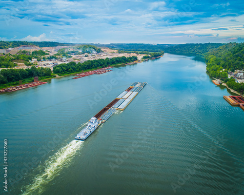 Fotografie Massive Aggregate Quarry Aerial Ohio River Valley - Mining Equipment - Landscape