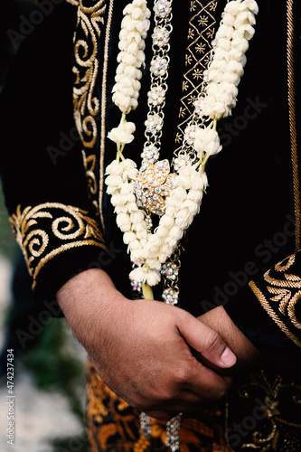 Javanese wedding dress, wedding ceremony	