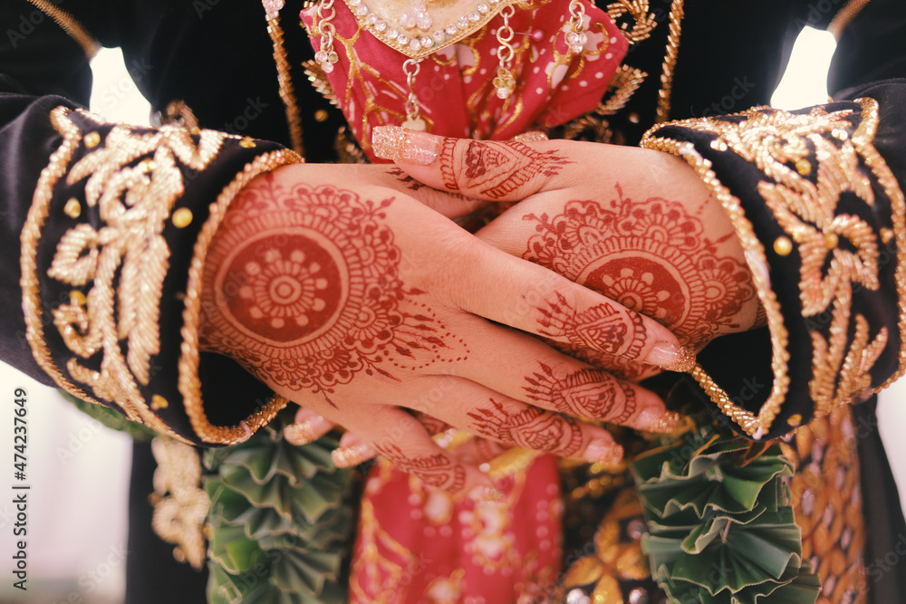 Javanese wedding dress, wedding ceremony	
