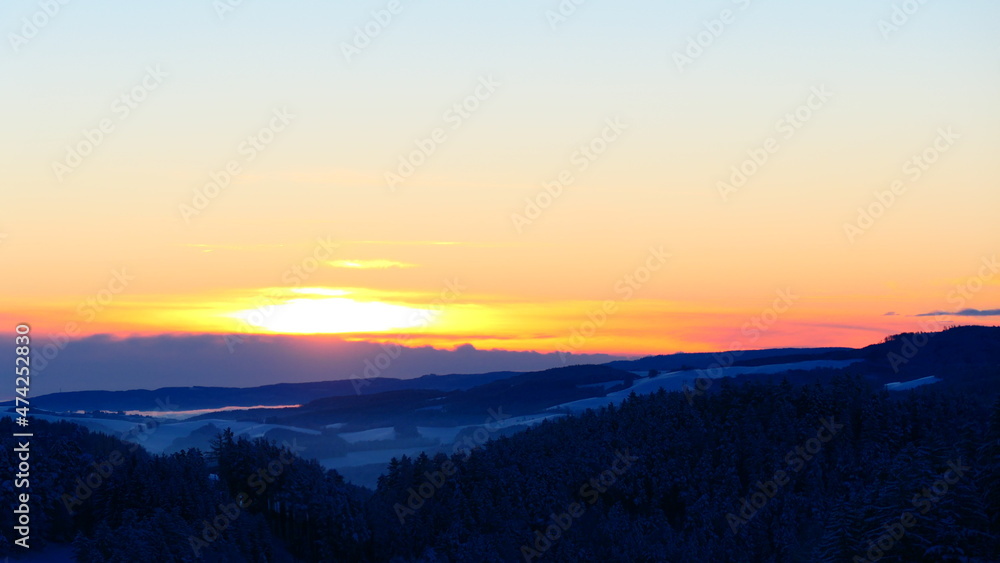 winterlicher Sonnenaufgang