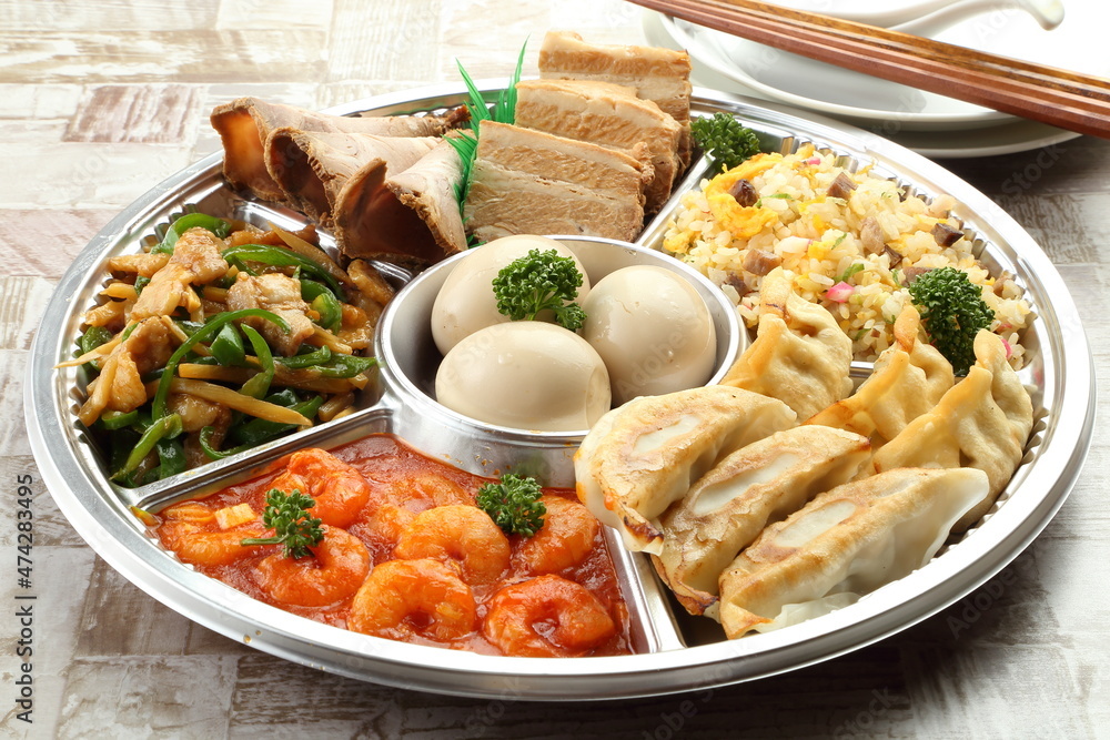 食卓の中華オードブル 食卓の中華オードブル
