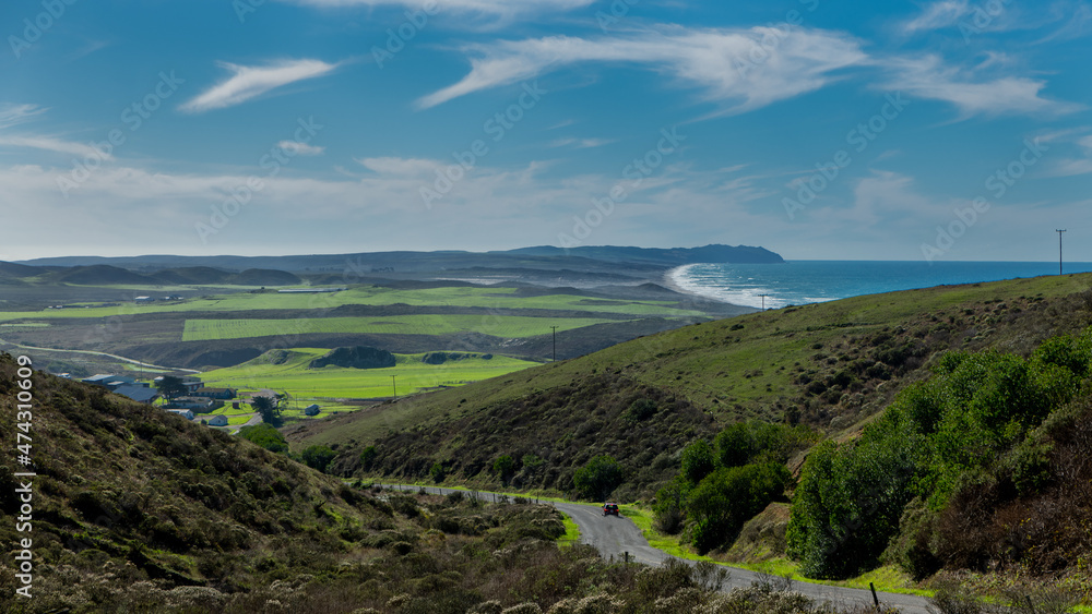 Fototapeta premium A drive through the mountains to the coast 