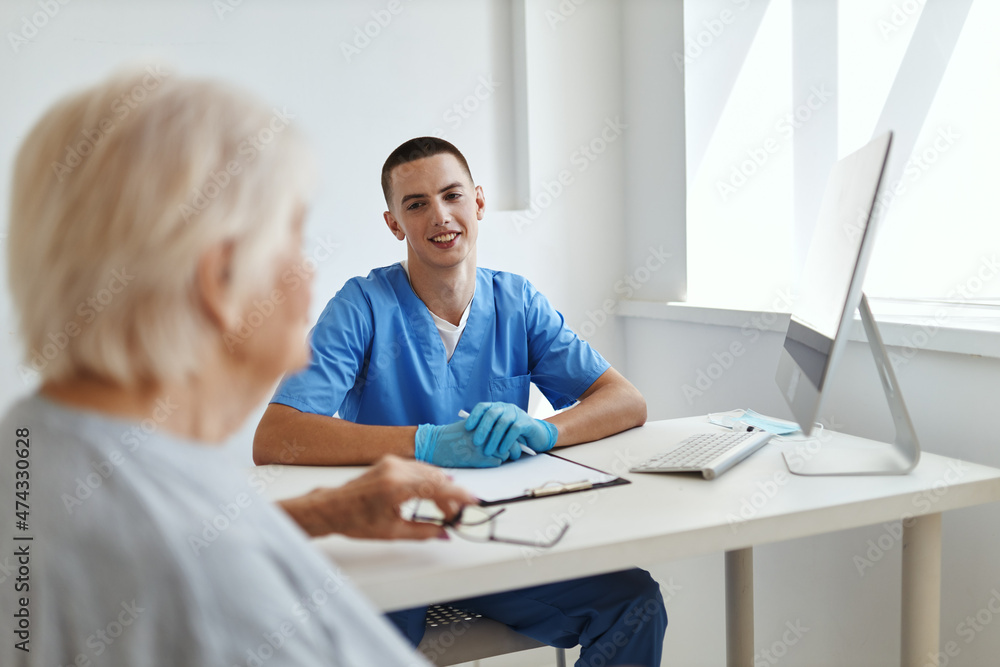 Fototapeta premium patient talking to doctor health care